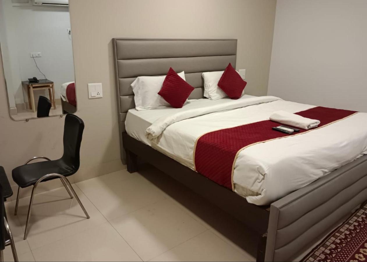 Hotel Amenda International ニューデリー エクステリア 写真
