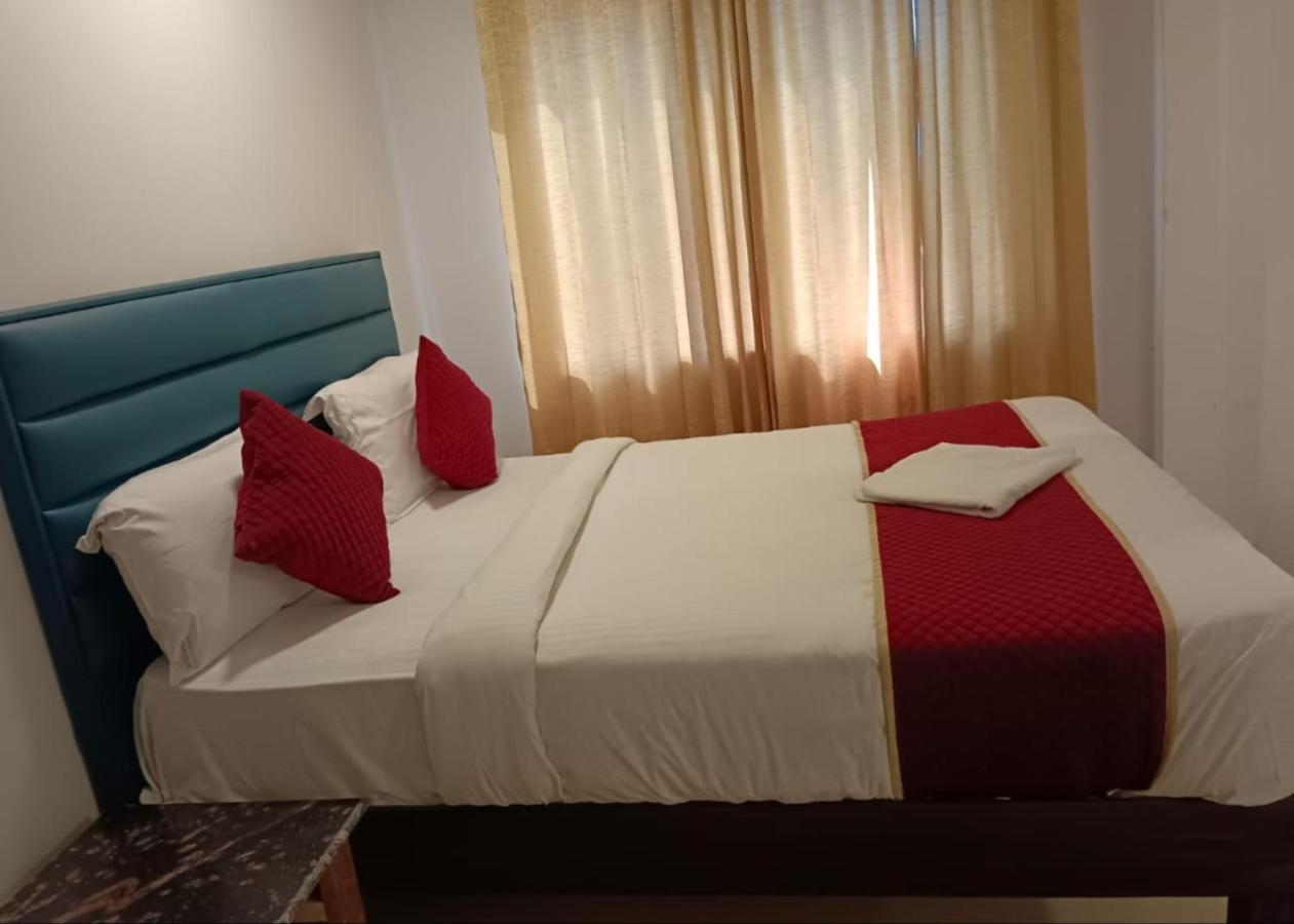 Hotel Amenda International ニューデリー エクステリア 写真