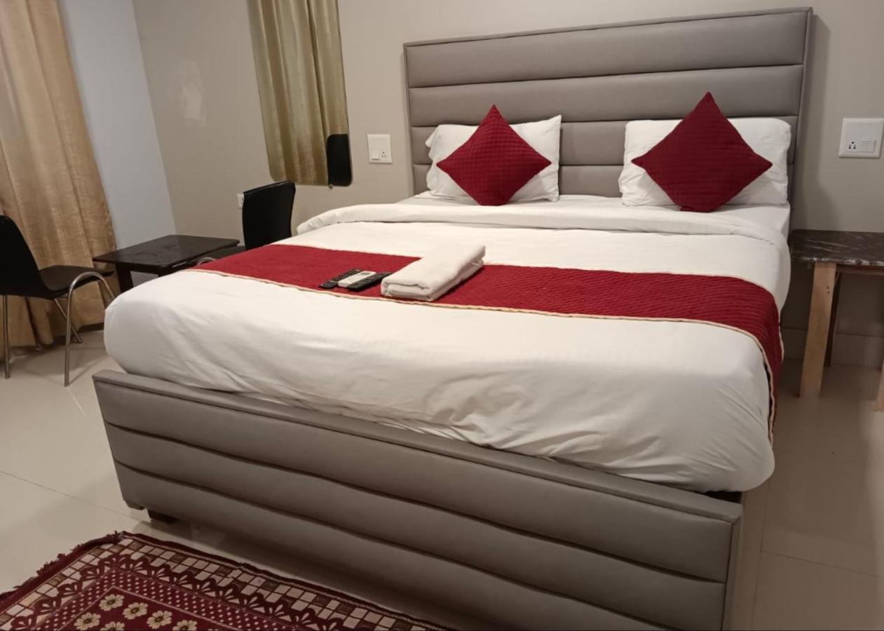 Hotel Amenda International ニューデリー エクステリア 写真